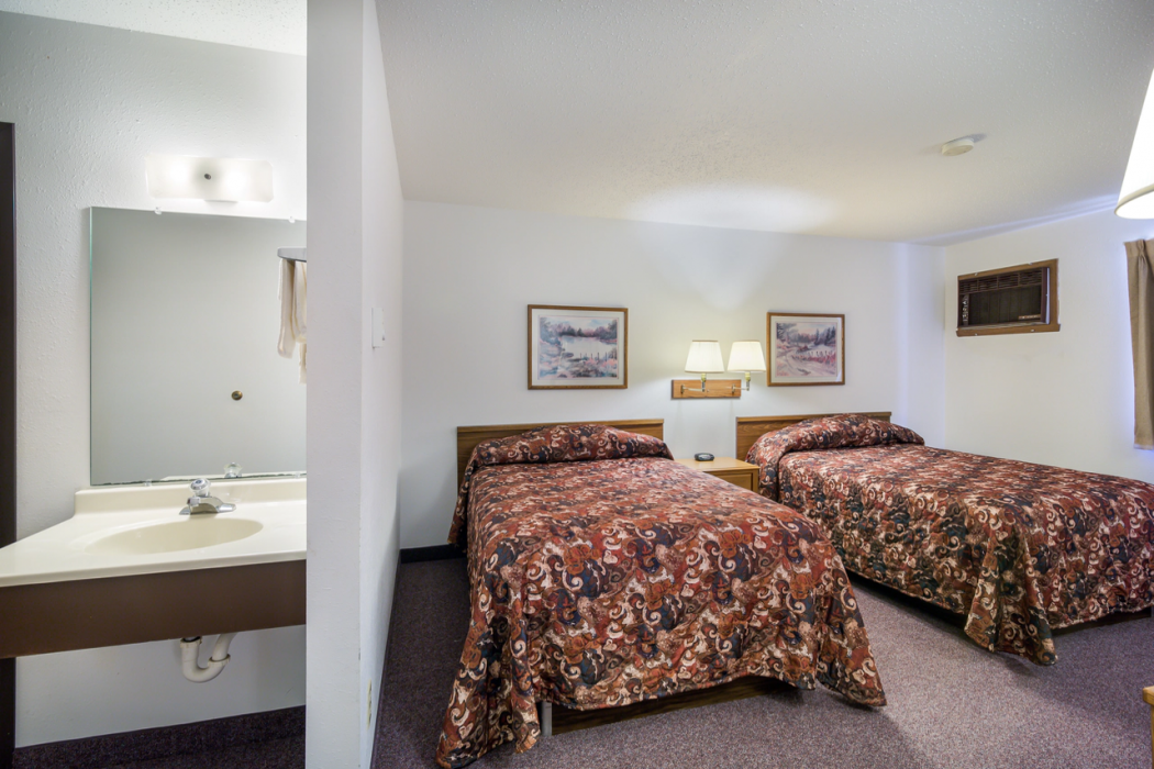 Rodeway Inn Gateway to Medora T-Roosevelt & Makoshika State Park 9/26