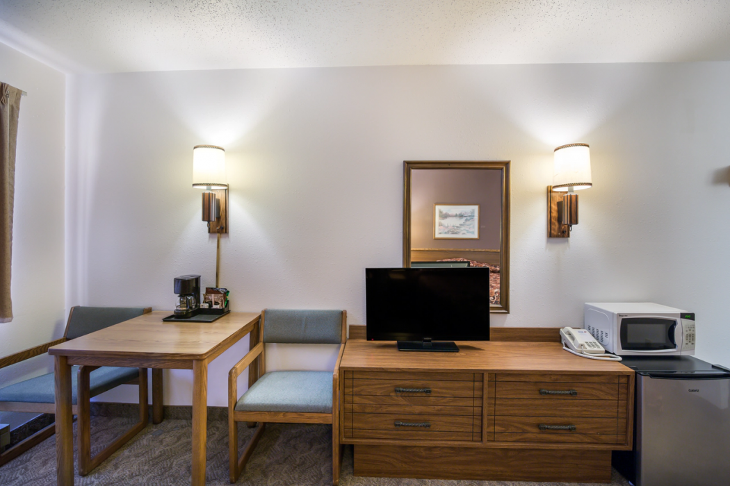 Rodeway Inn Gateway to Medora T-Roosevelt & Makoshika State Park 17/26