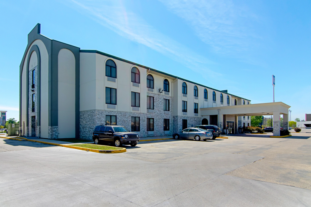 Quality Inn and Suites Near Tanger Outlet Mall 2/22