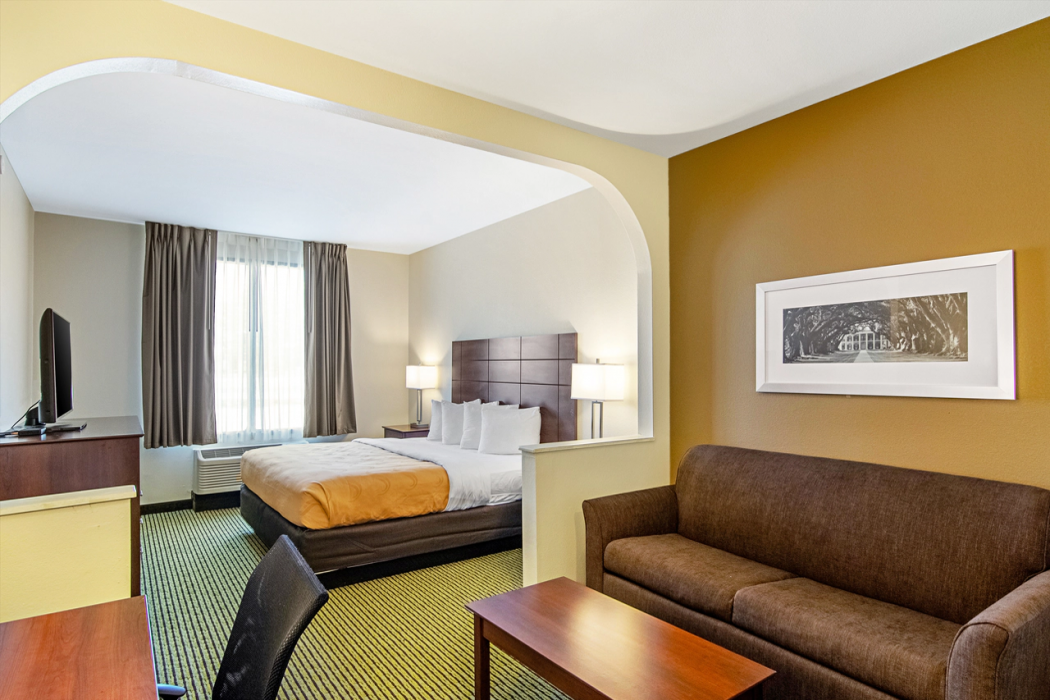 Quality Inn and Suites Near Tanger Outlet Mall 9/22