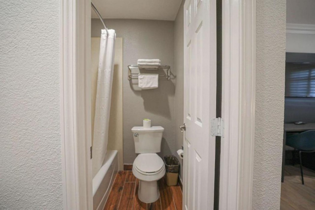 Room at Motel6 Tustin, CA – Orange County, Tustin - CA