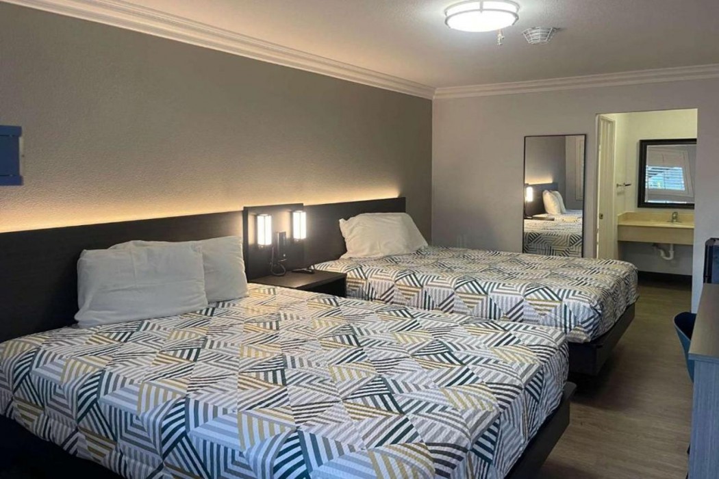 Room at Motel6 Tustin, CA – Orange County, Tustin - CA