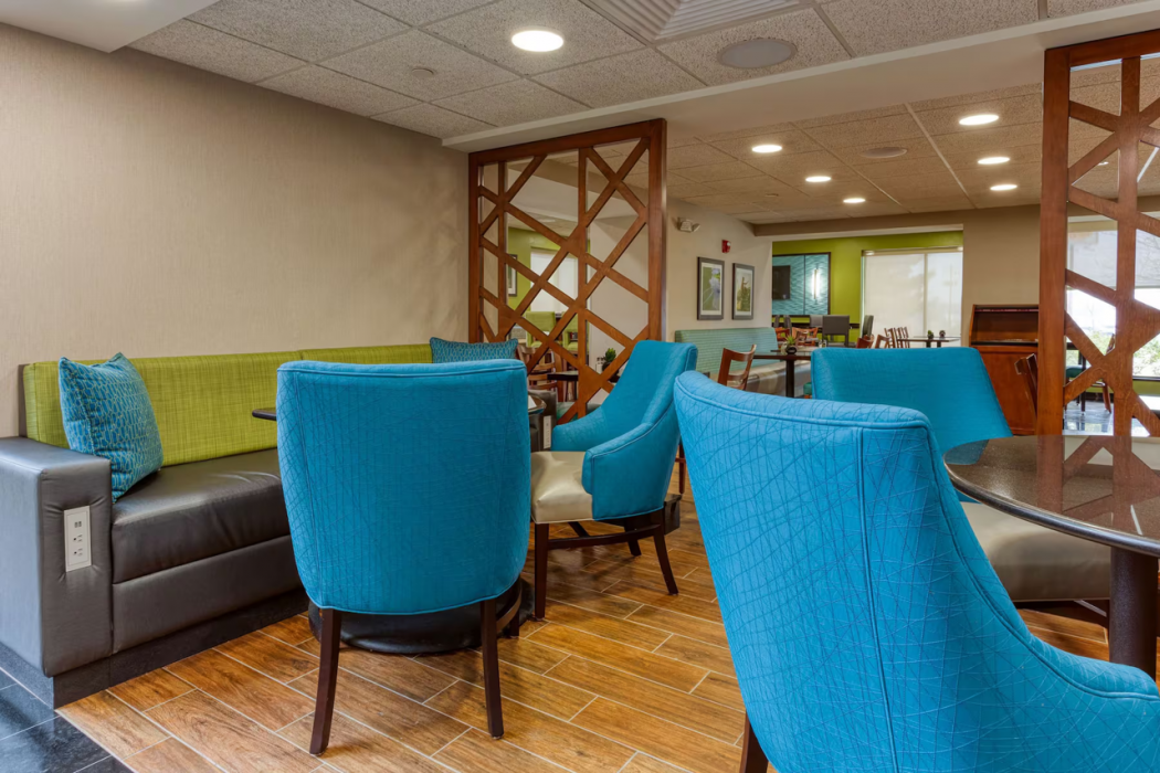 Heritage Inn & Suites St. Louis/Fenton, Trademark by Wyndham 9/60