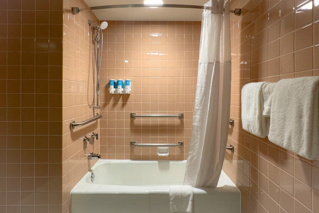 Heritage Inn & Suites St. Louis/Fenton, Trademark by Wyndham 11/60
