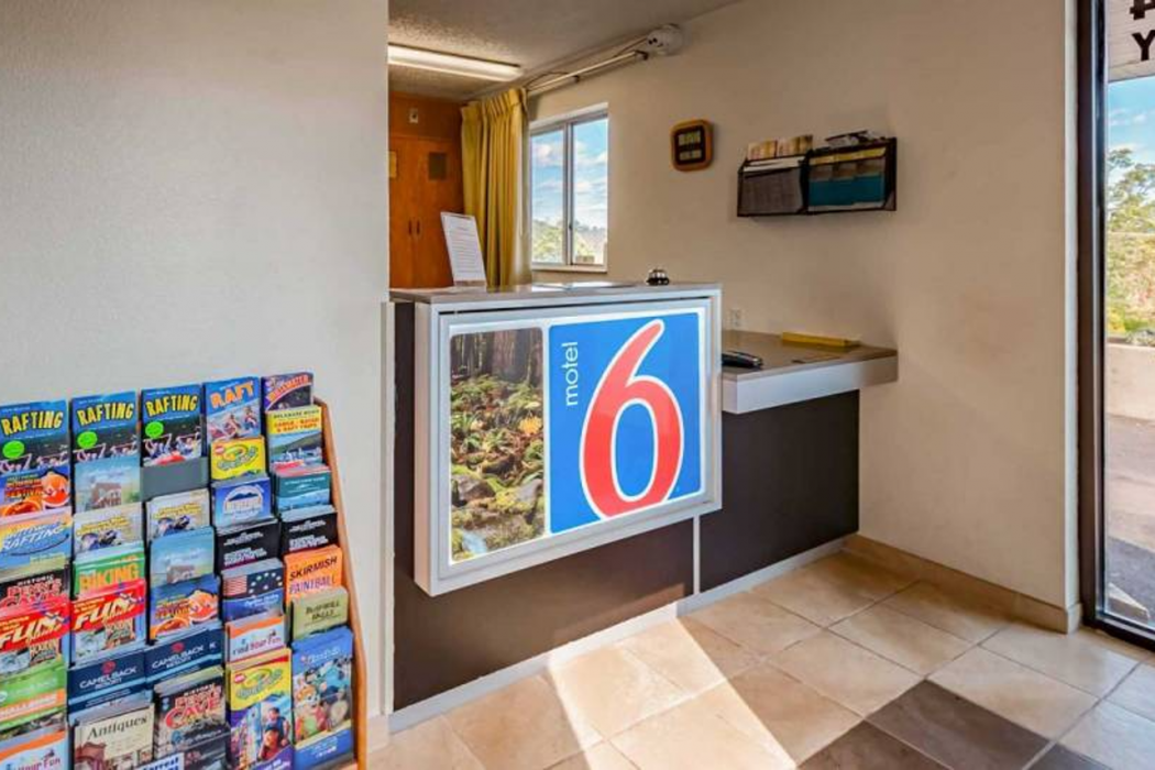 Motel6 Drums, PA 8/45