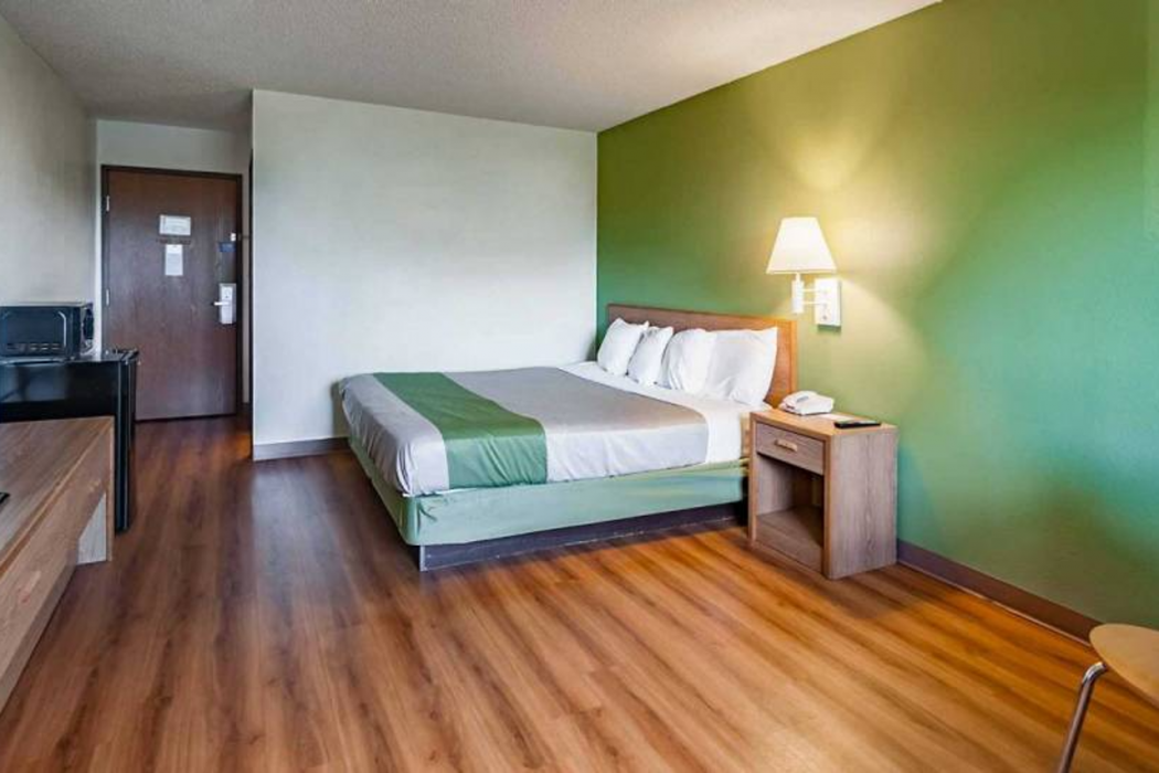 Motel6 Drums, PA 16/45