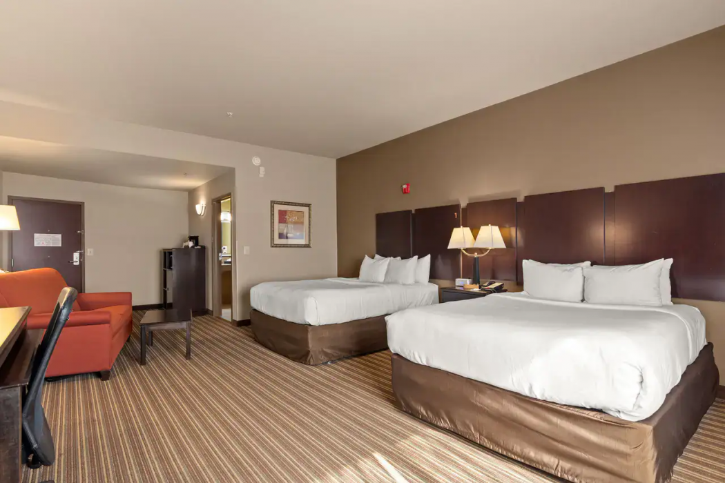 Portland Inn & Suites Portland, TN 21/35