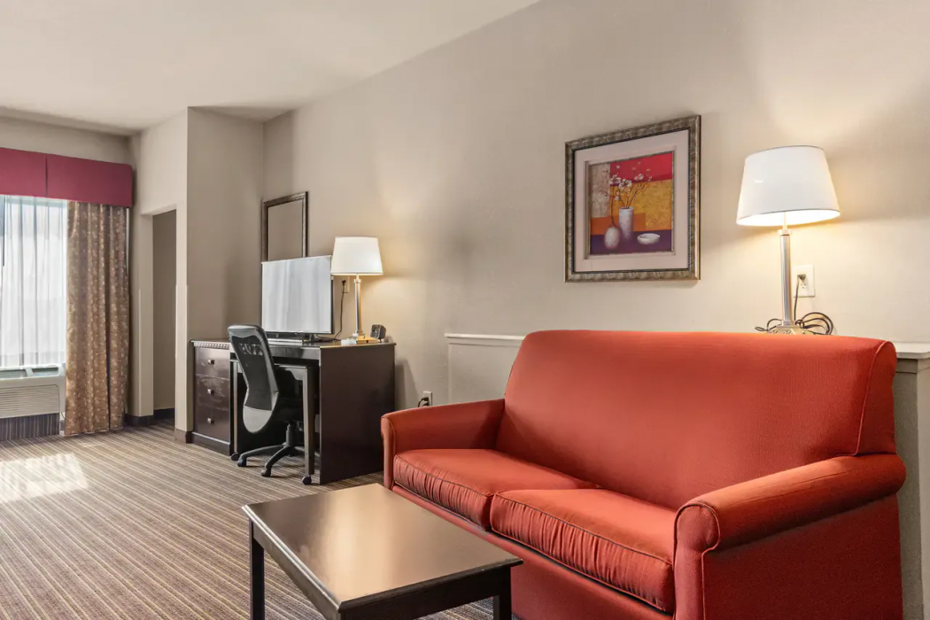 Portland Inn & Suites Portland, TN 24/35