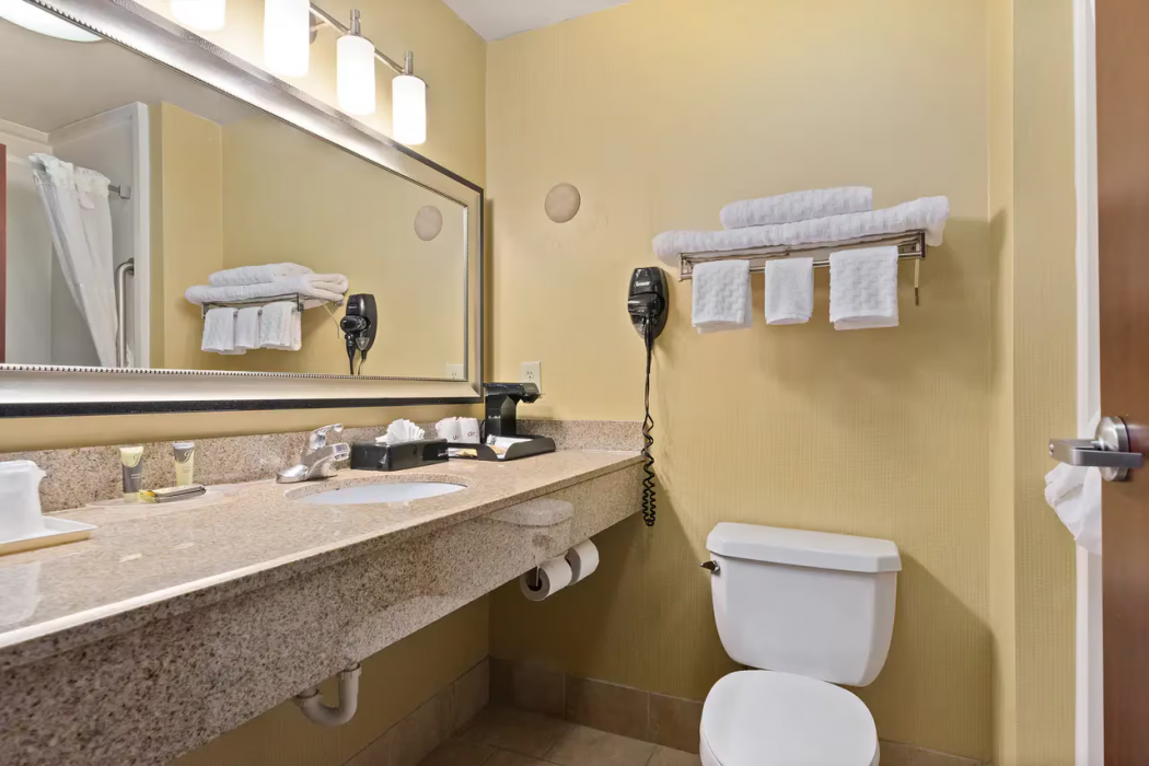 Portland Inn & Suites Portland, TN 14/35