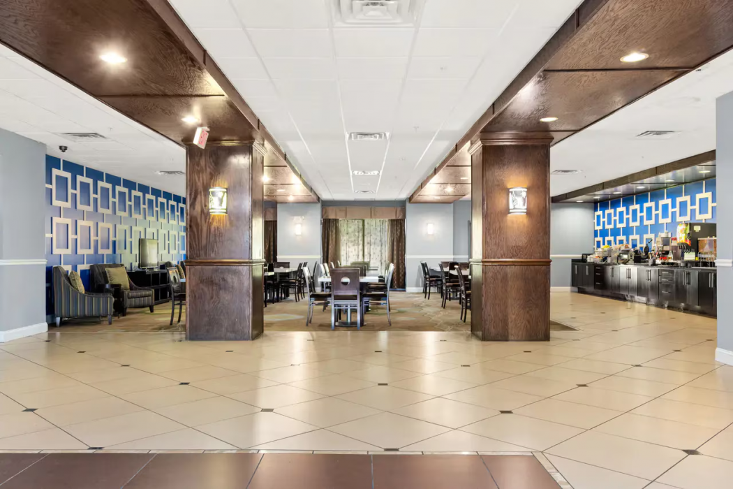 Portland Inn & Suites Portland, TN 6/35