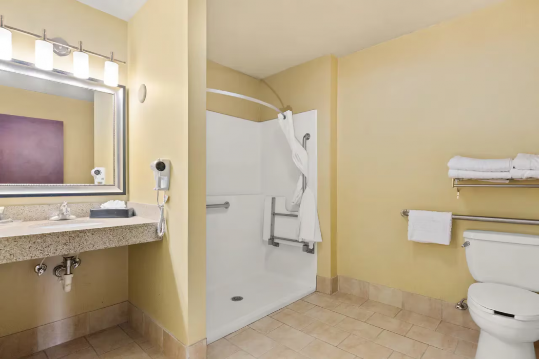 Portland Inn & Suites Portland, TN 13/35
