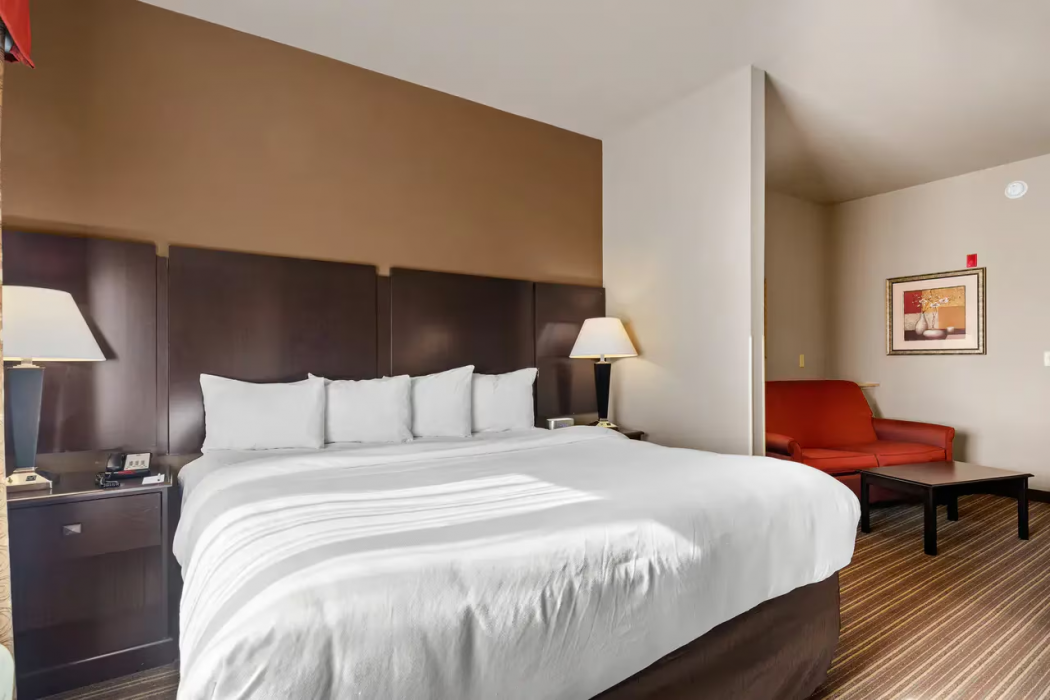 Portland Inn & Suites Portland, TN 22/35