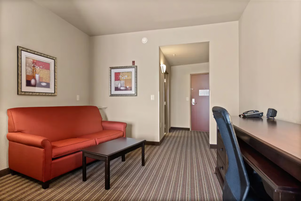 Portland Inn & Suites Portland, TN 20/35
