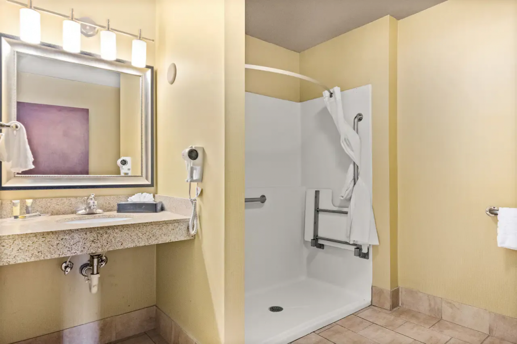 Portland Inn & Suites Portland, TN 16/35