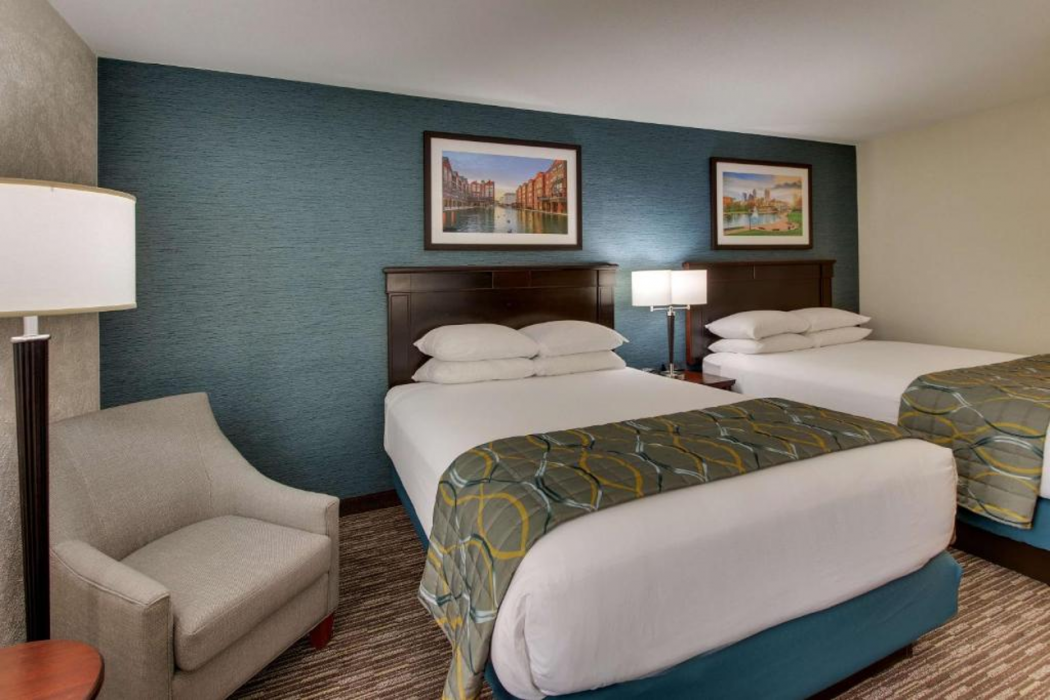 Best Western Plus Indianapolis North at Pyramids 8/29