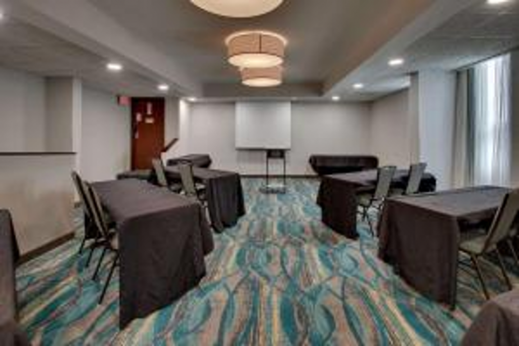 Best Western Plus Indianapolis North at Pyramids 17/29