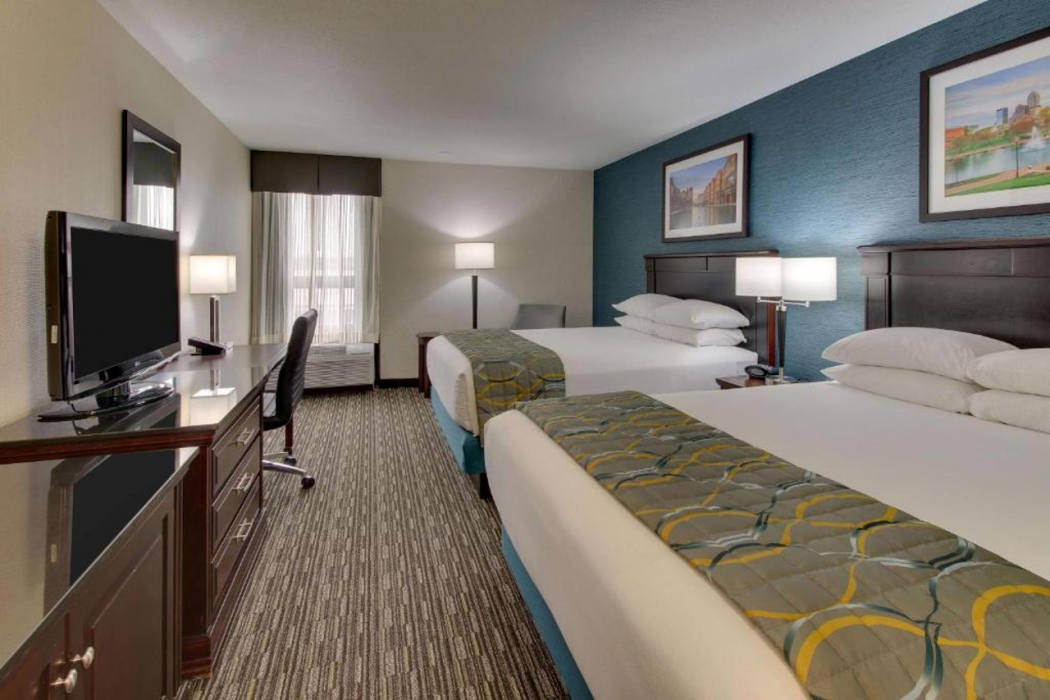 Best Western Plus Indianapolis North at Pyramids 10/29