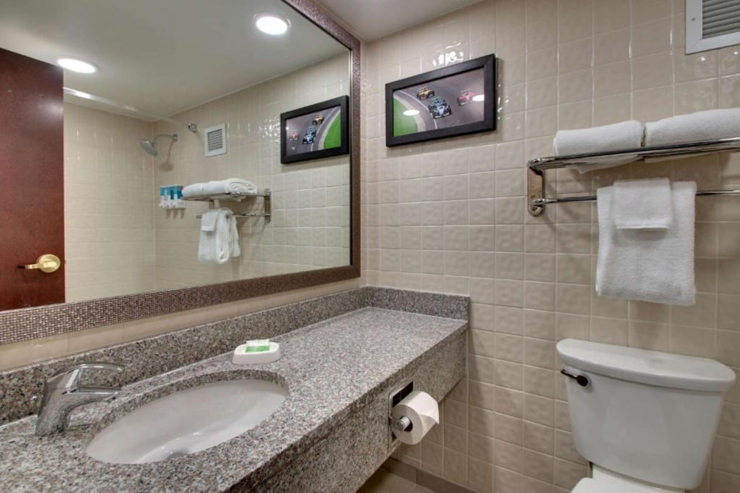 Best Western Plus Indianapolis North at Pyramids 9/29