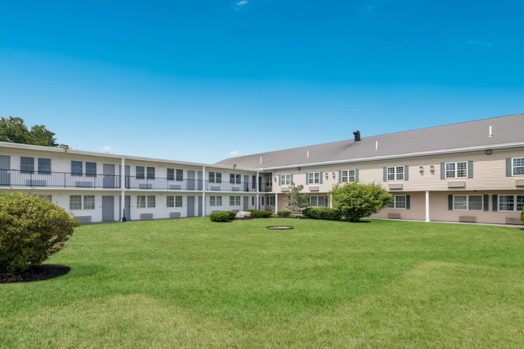 Econo Lodge Auburn I-95 1/26