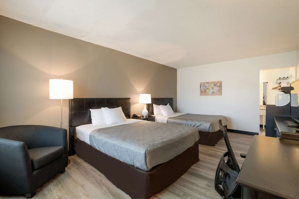 Econo Lodge Auburn I-95 9/26