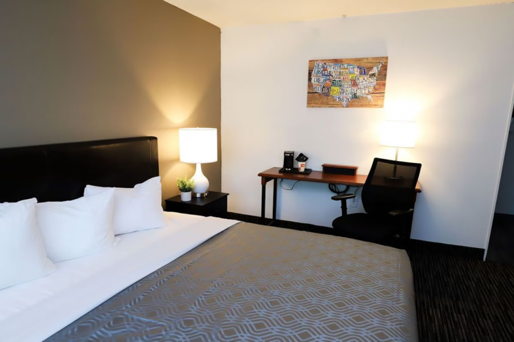 Econo Lodge Auburn I-95 11/26