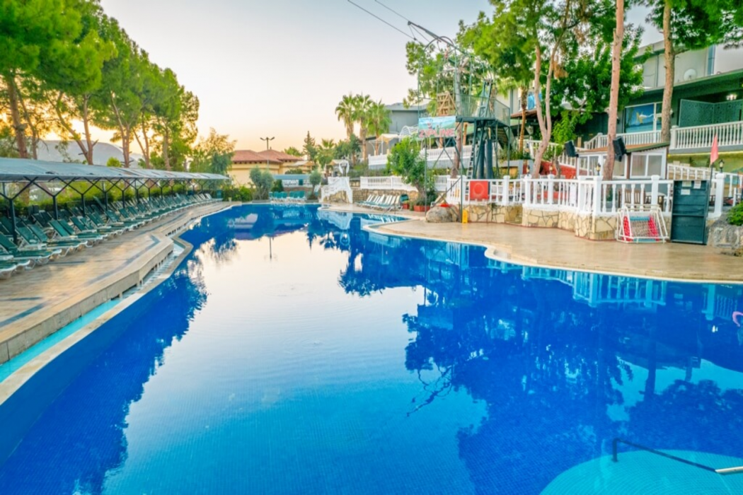 Senza Garden Holiday Club 30/66