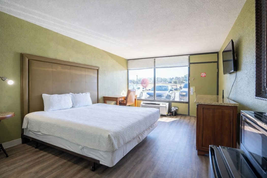 1st Place Hotel Decatur I-20 East Atlanta 7/39
