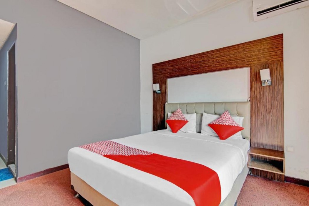 Hotel O near RSUD Arifin Achmad formerly Damon Butik Hotel 9/17