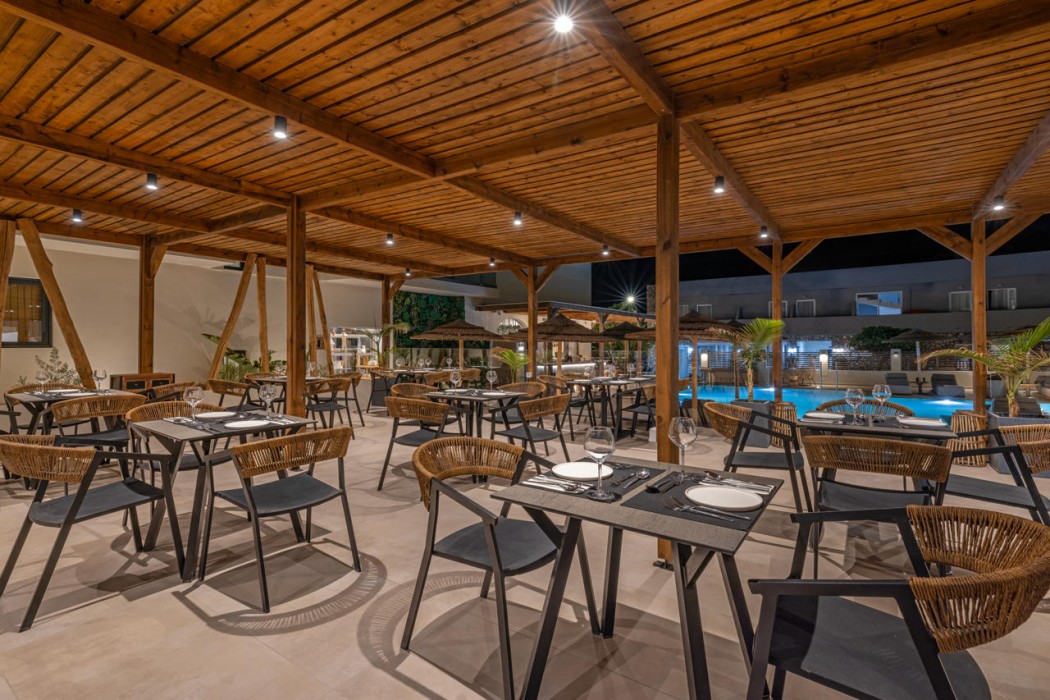 Cabana Blu Hotel and Suites 69/89