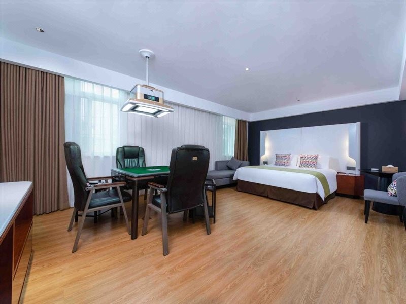 Campanile Hotel (Changsha Hongxing Desiqin Plaza) 19/41