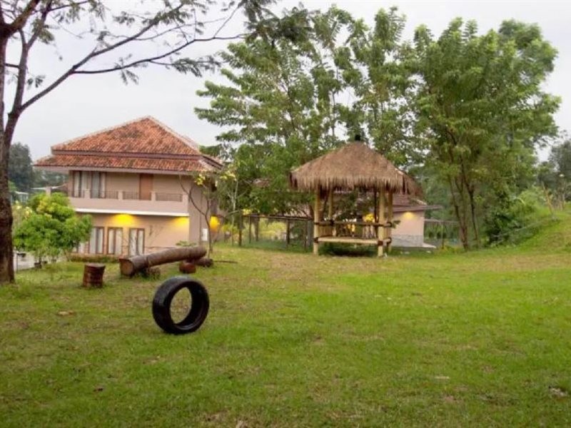Bumi Gumati Convention Resort 12/28
