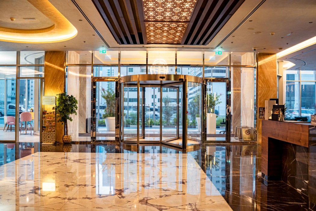 Luxe Grand Hotel Apartments 27/113
