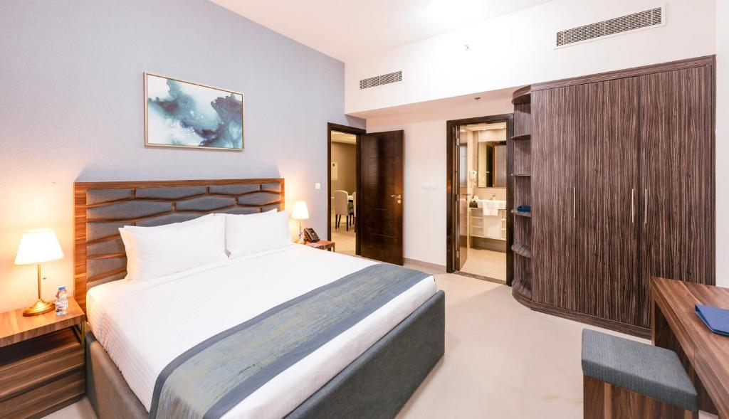 Luxe Grand Hotel Apartments 31/113