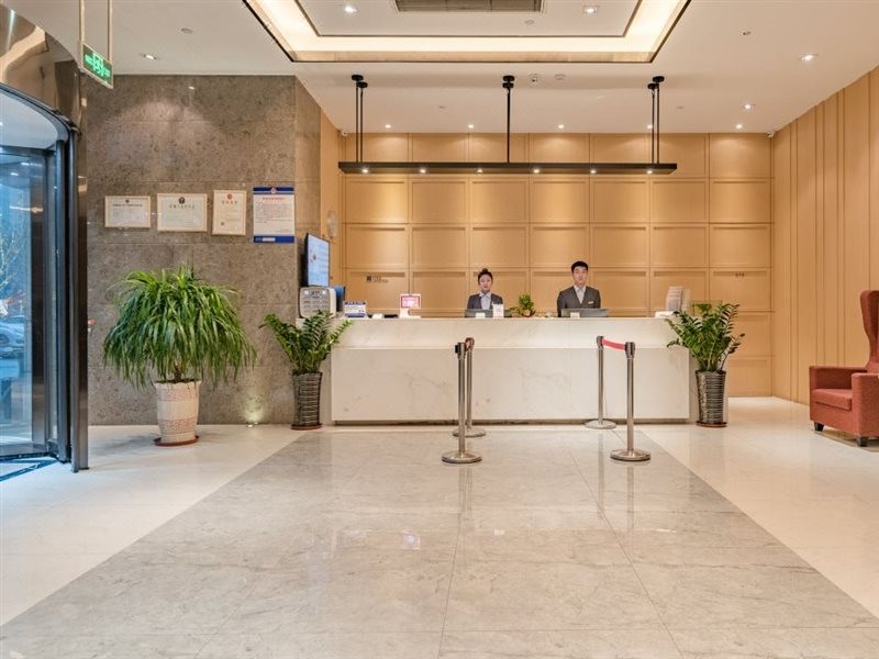 Jinjiang Metropolo Hotel (Qingdao Xinduxin Shuangshan Metro Station) 38/58