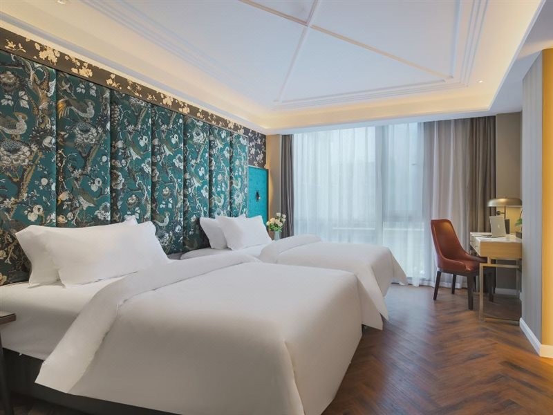 Jinjiang Metropolo Hotel ( NanJing Nan Railway Station Certre) 3/6