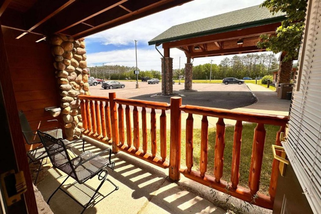 Shell Lake Lodge, a Travelodge by Wyndham 15/55