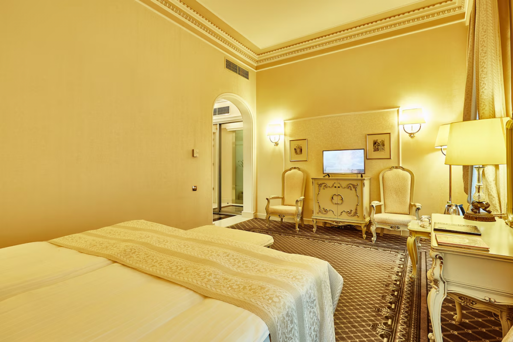 Grand Hotel Continental 13/19