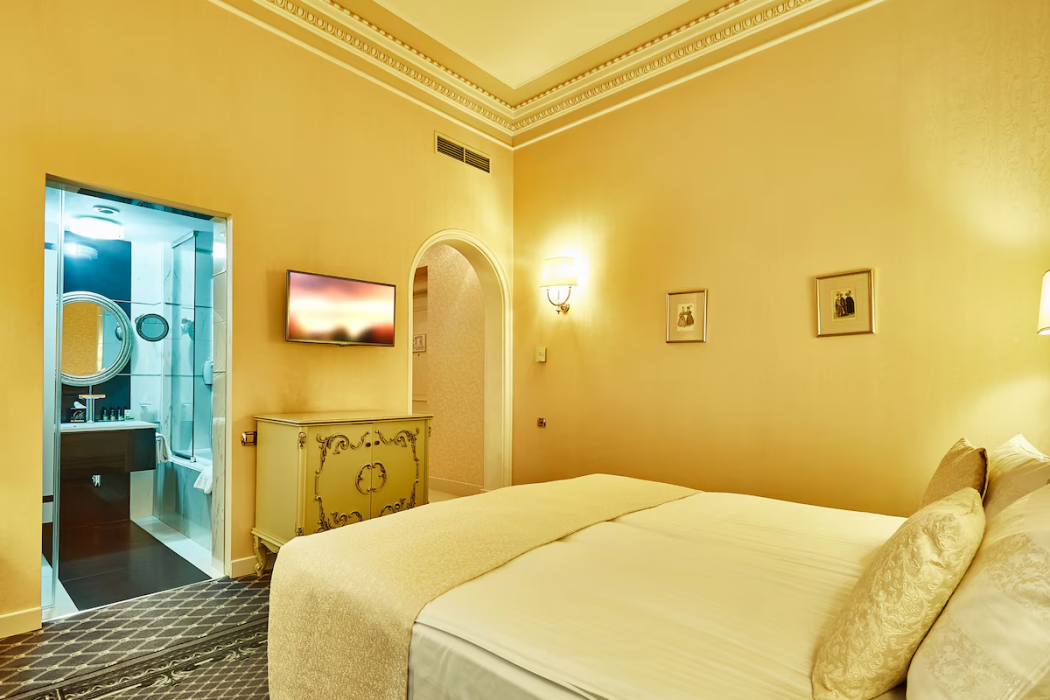 Grand Hotel Continental 12/19
