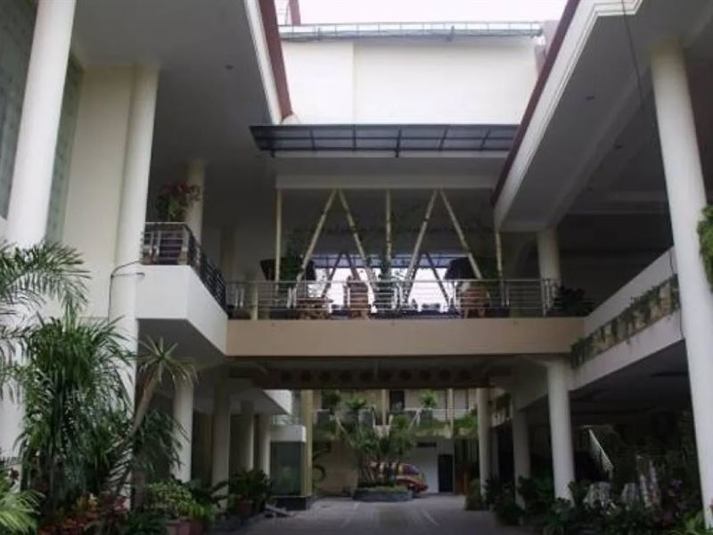 Grand Mansion Hotel 16/32