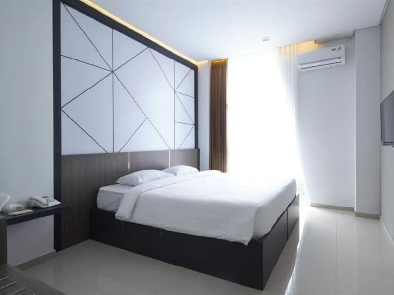 Puri Perdana Hotel & Convention Hall 29/57