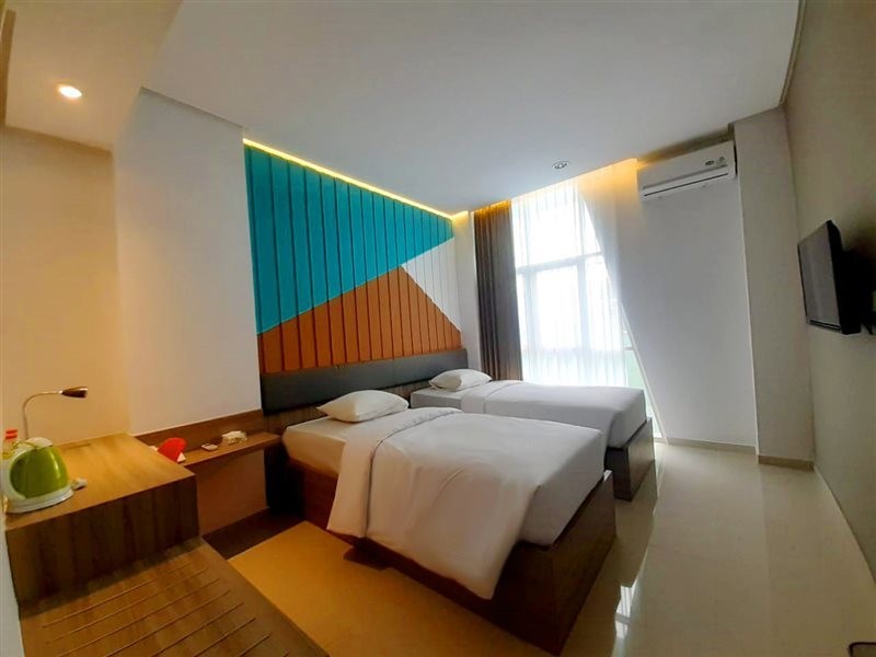 Puri Perdana Hotel & Convention Hall 30/57