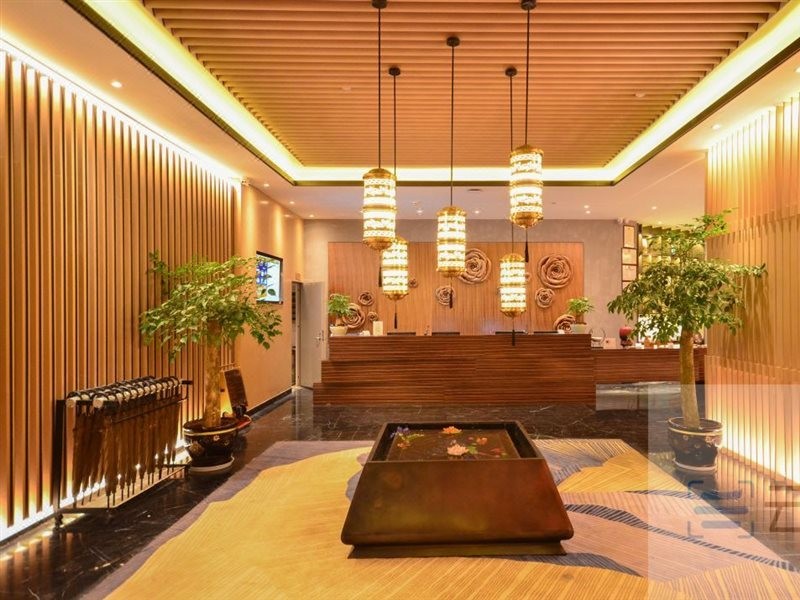 Metropolo Jinjiang Hotel ((Shangri-La Songzanlin Temple) 26/60