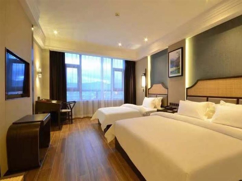 Metropolo Jinjiang Hotel ((Shangri-La Songzanlin Temple) 32/60