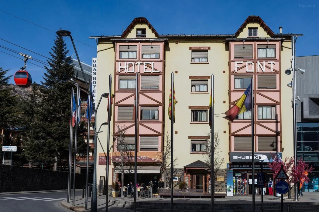Font Andorra Hostel 1/53