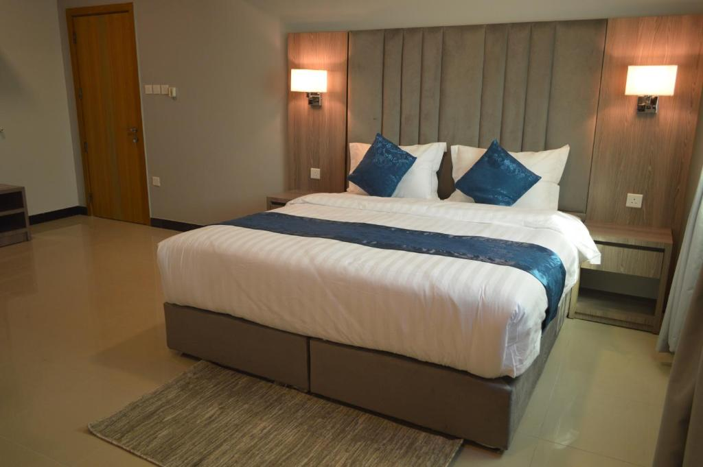 إطلالة الشرفة ٣(Terrace View 3 - Serviced Apartments) 6/25