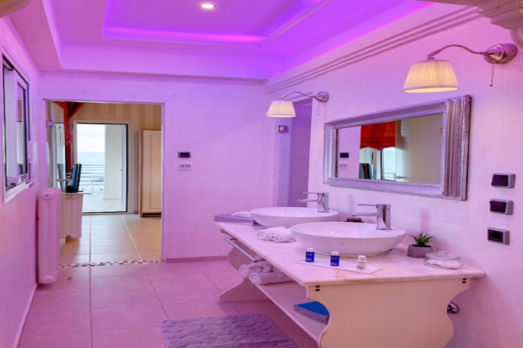 Panorama Suites And Spa 32/85