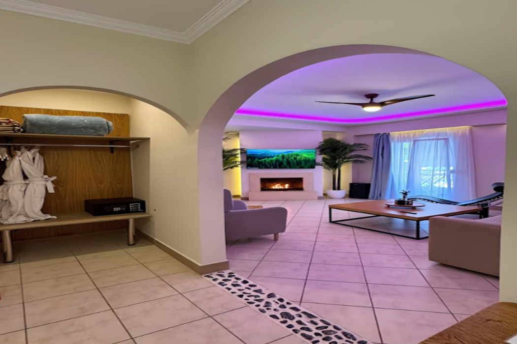 Panorama Suites And Spa 28/85