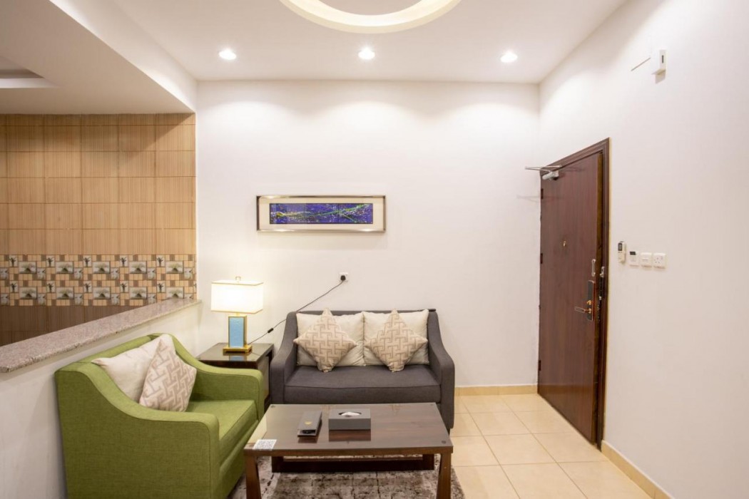 Kyan Hotel Suites Al Eskan 9/14