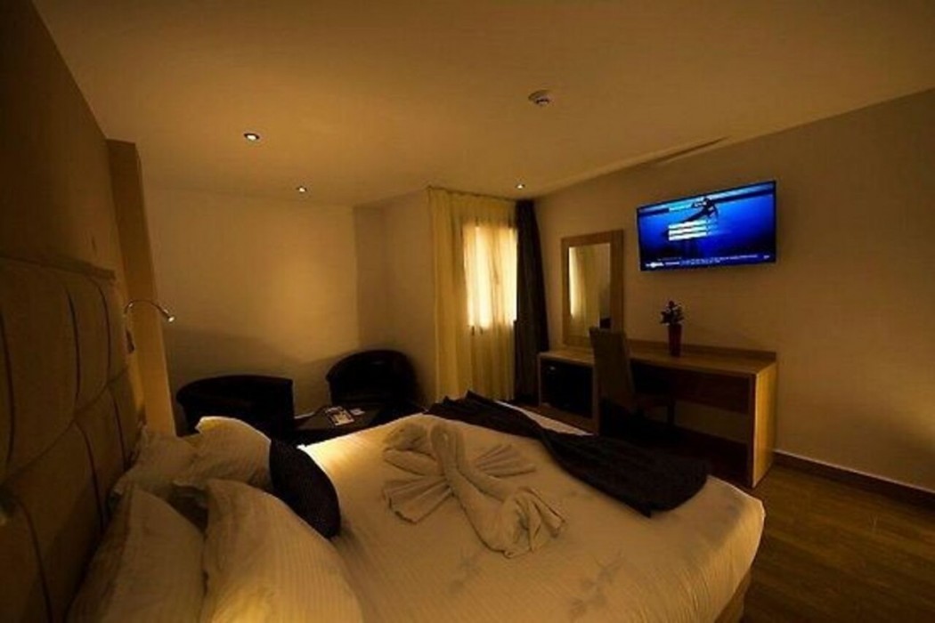 BOURNISSA HOTEL 6/8