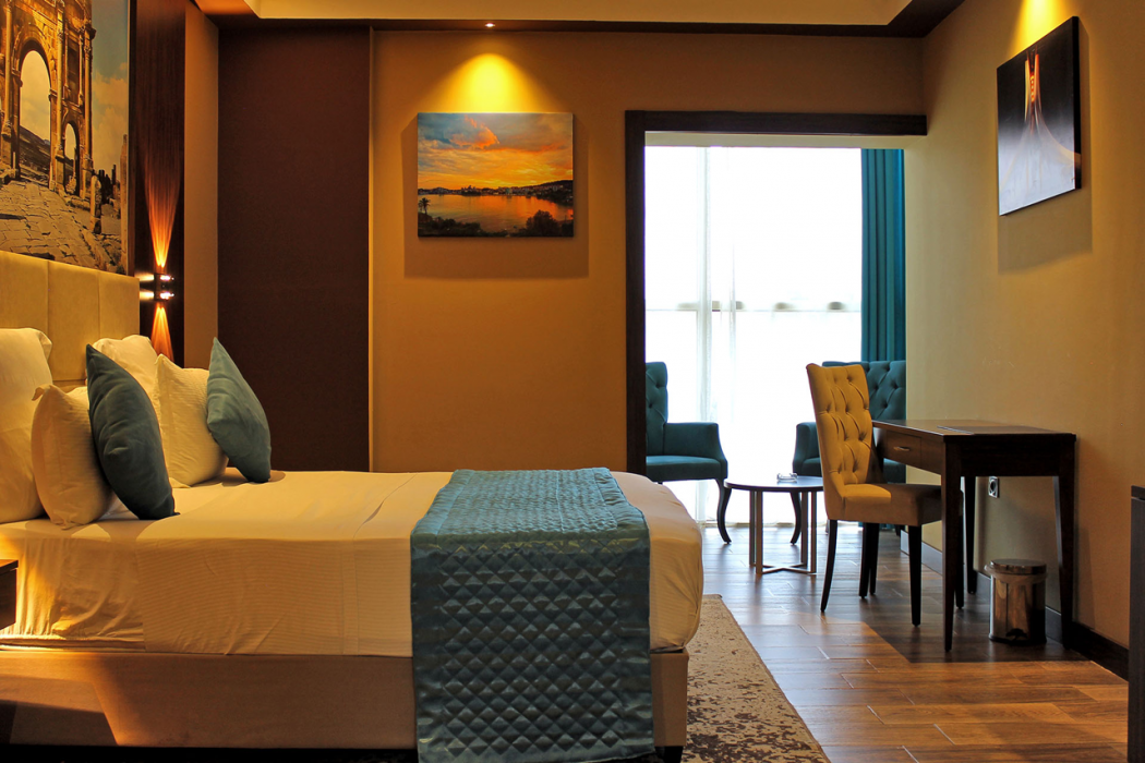 LB Suite Hotel 7/51
